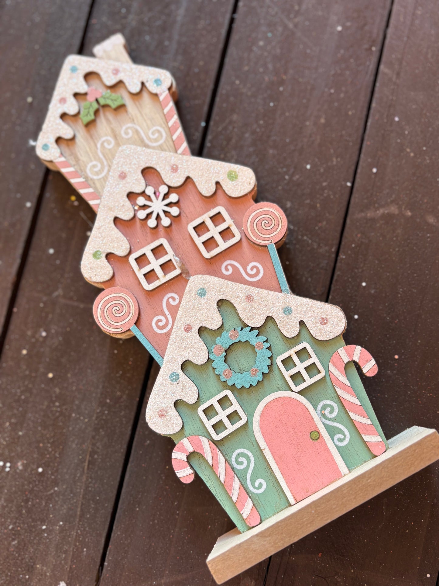 WOODEN CHRISTMAS CANDY HOUSE