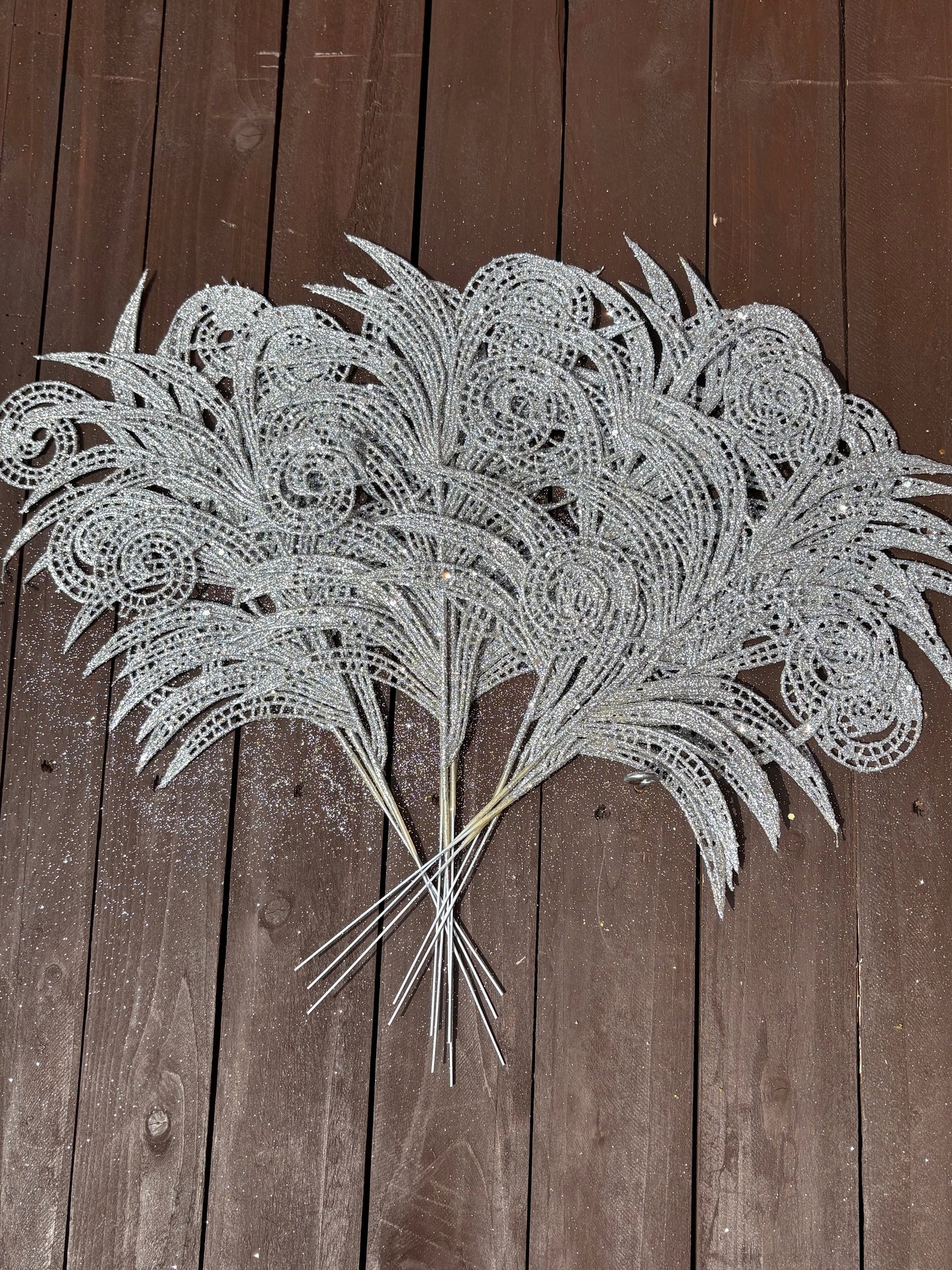 36cm GLITTERED PEACOCK LEAF SPRAY SILVER (12pcs)