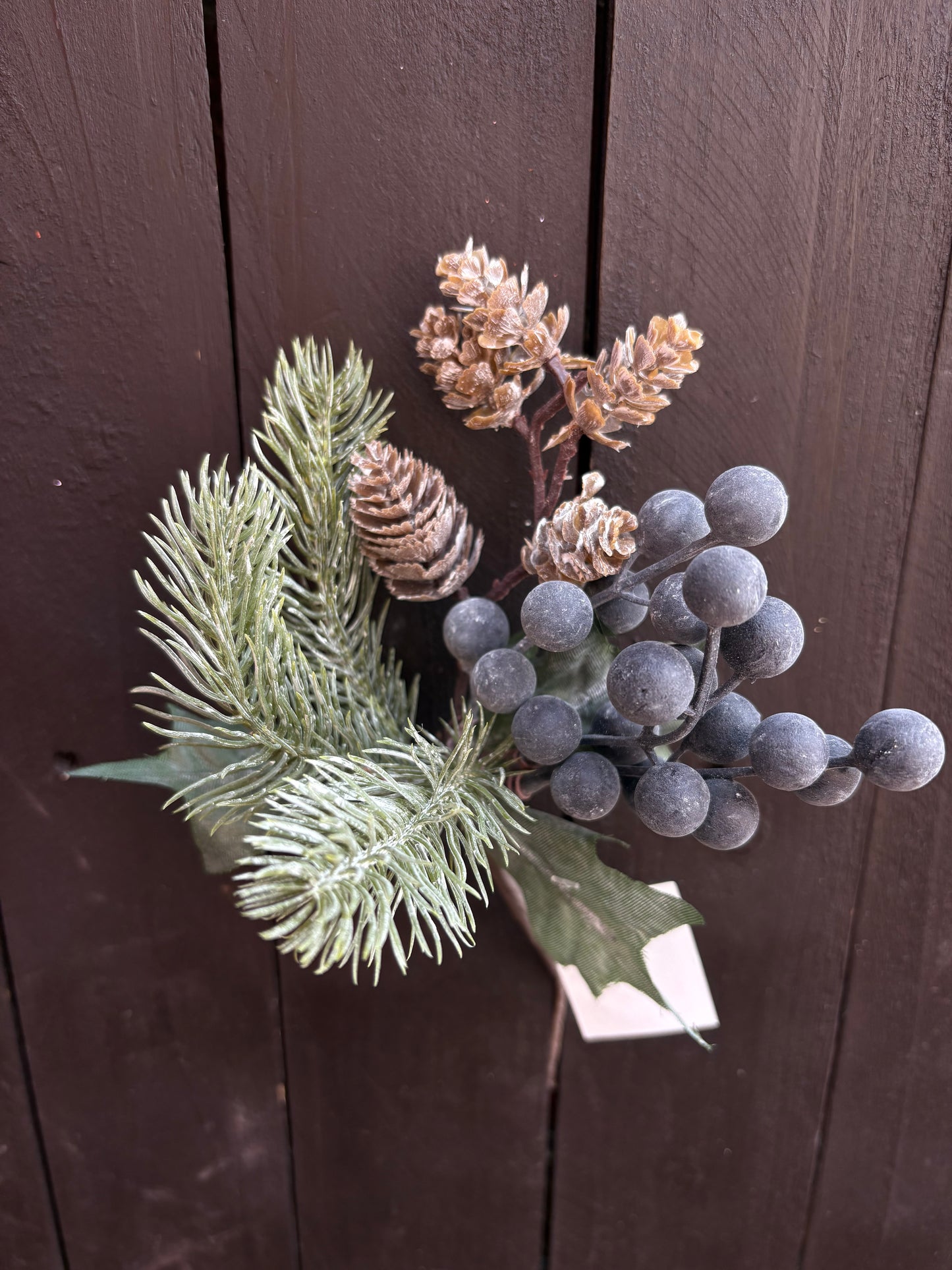22cm SPRUCE CONE & BLUEBERRY PICK