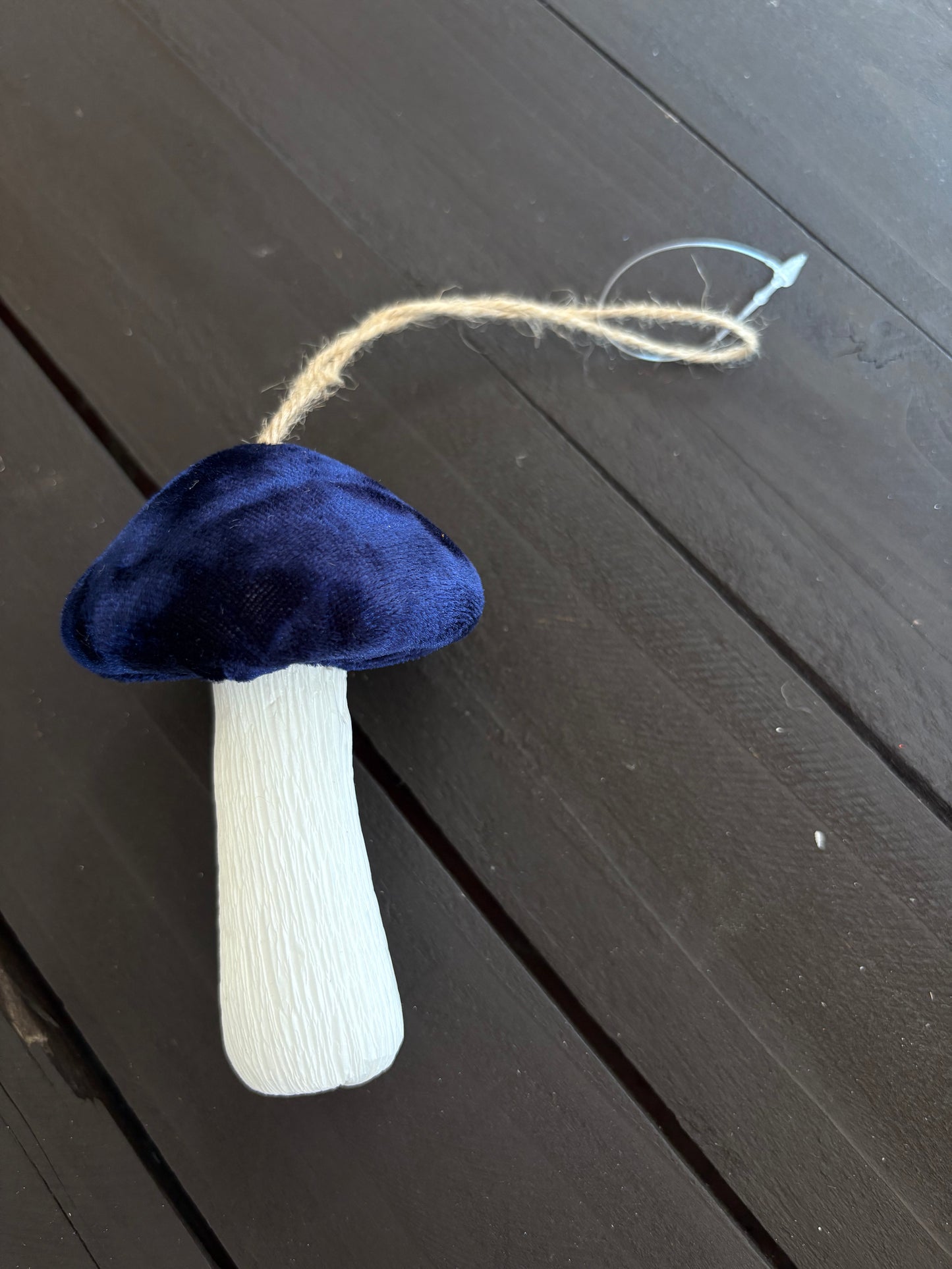10cm VELVET HANGING MUSHROOM NAVY