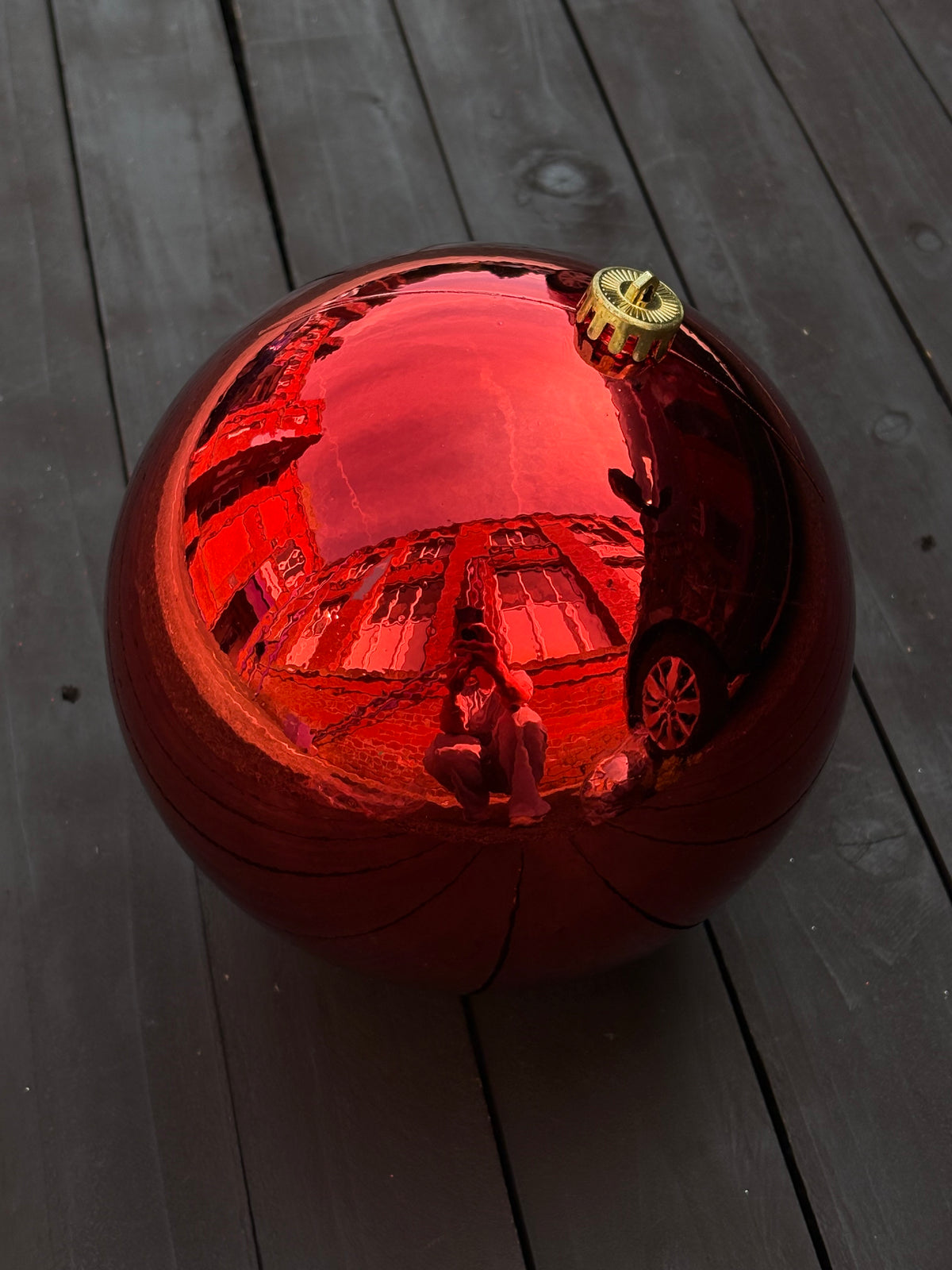 20cm CHRISTMAS BAUBLE SHINY RED