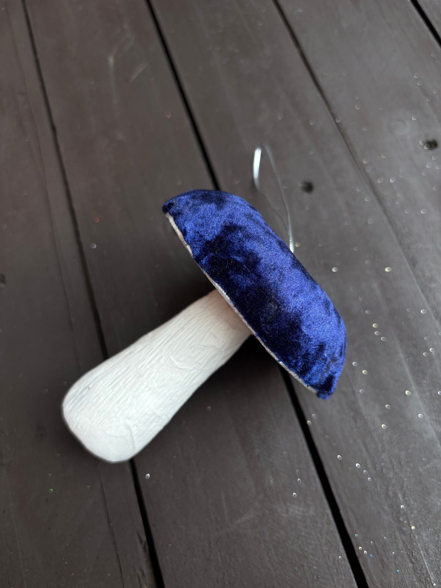 12cm VELVET HANGING MUSHROOM NAVY