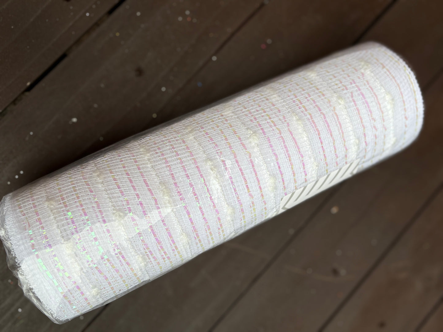 WHITE BOBBLE MESH 25 x 9.1m