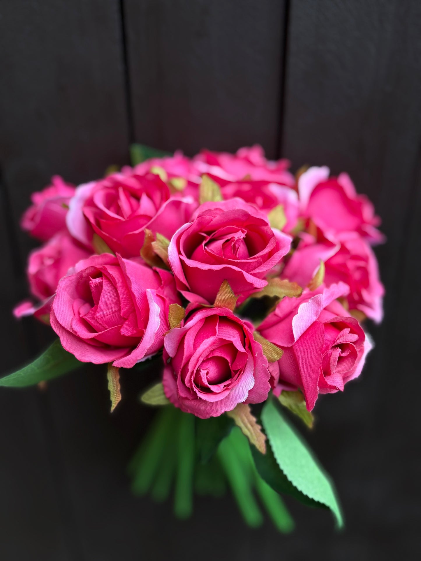 LILA BUD ROSE HAND TIE (12 STEMS) HOT PINK