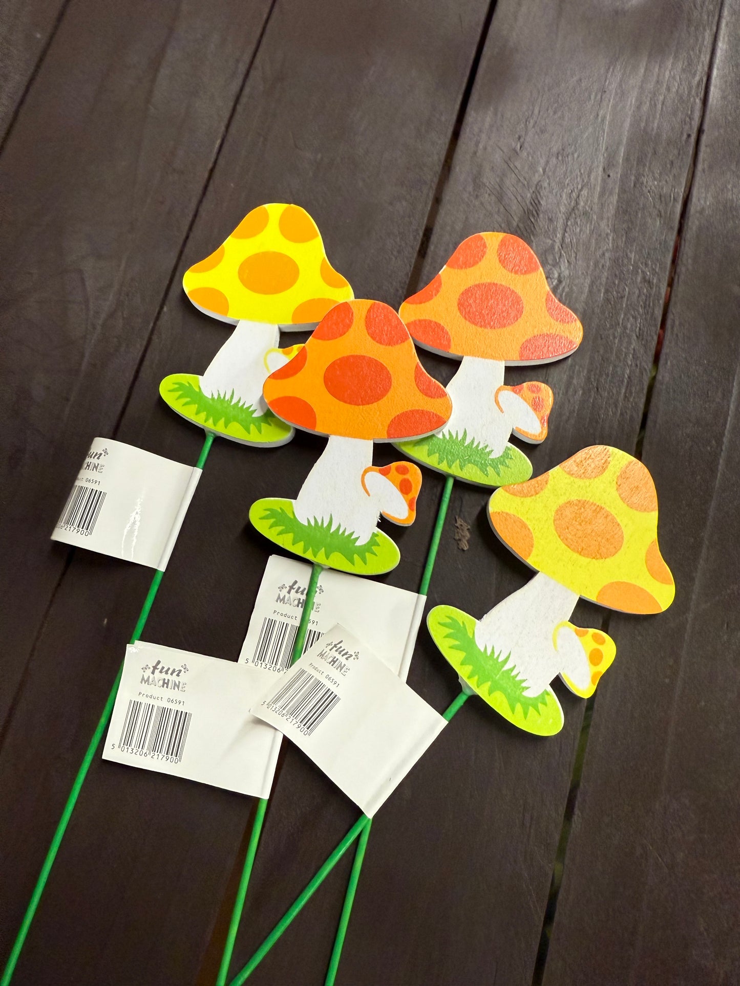PK4 PASTEL WOODEN MUSHROOM PICKS