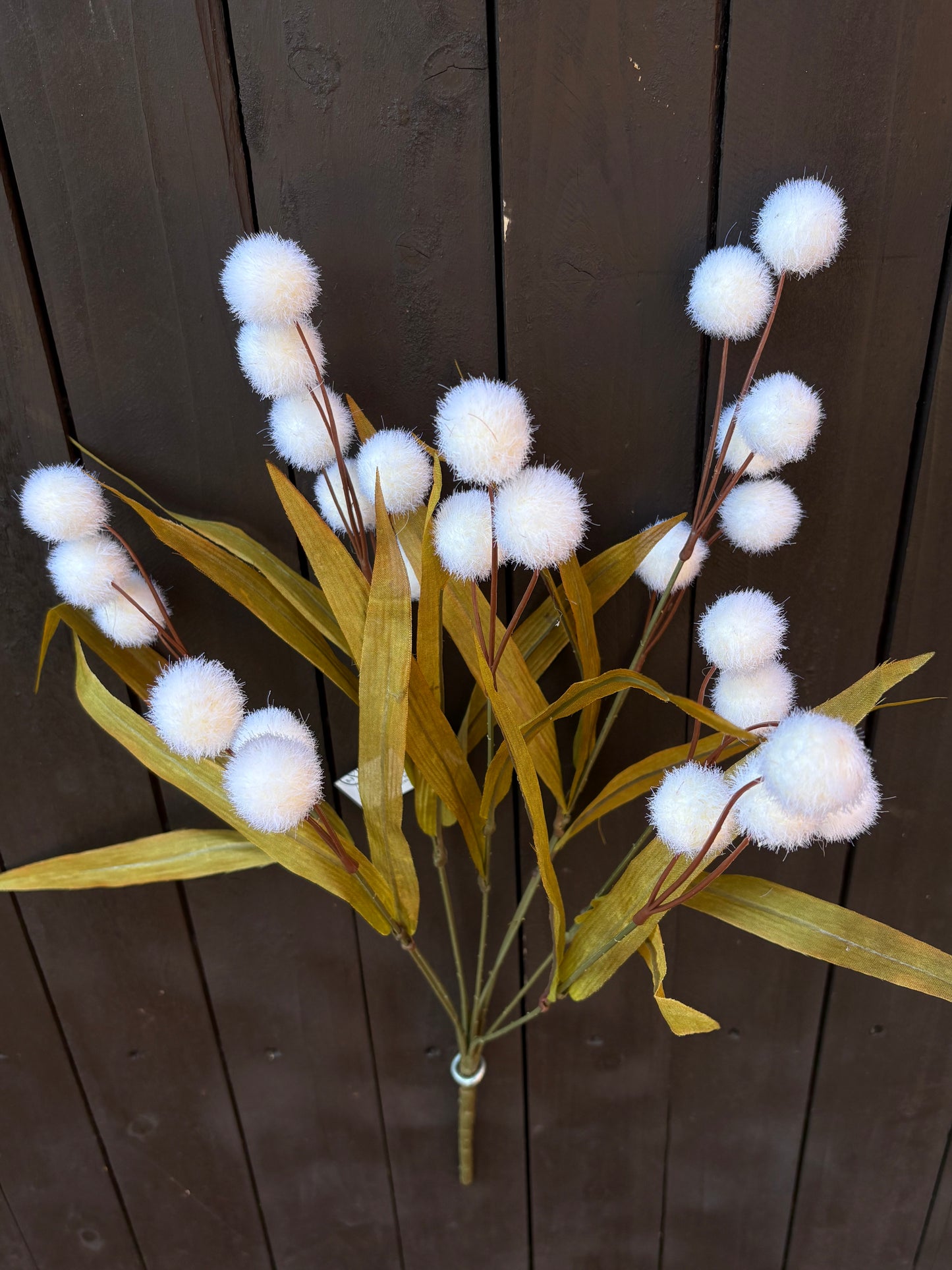 50cm FLUFFY POM POM IVORY