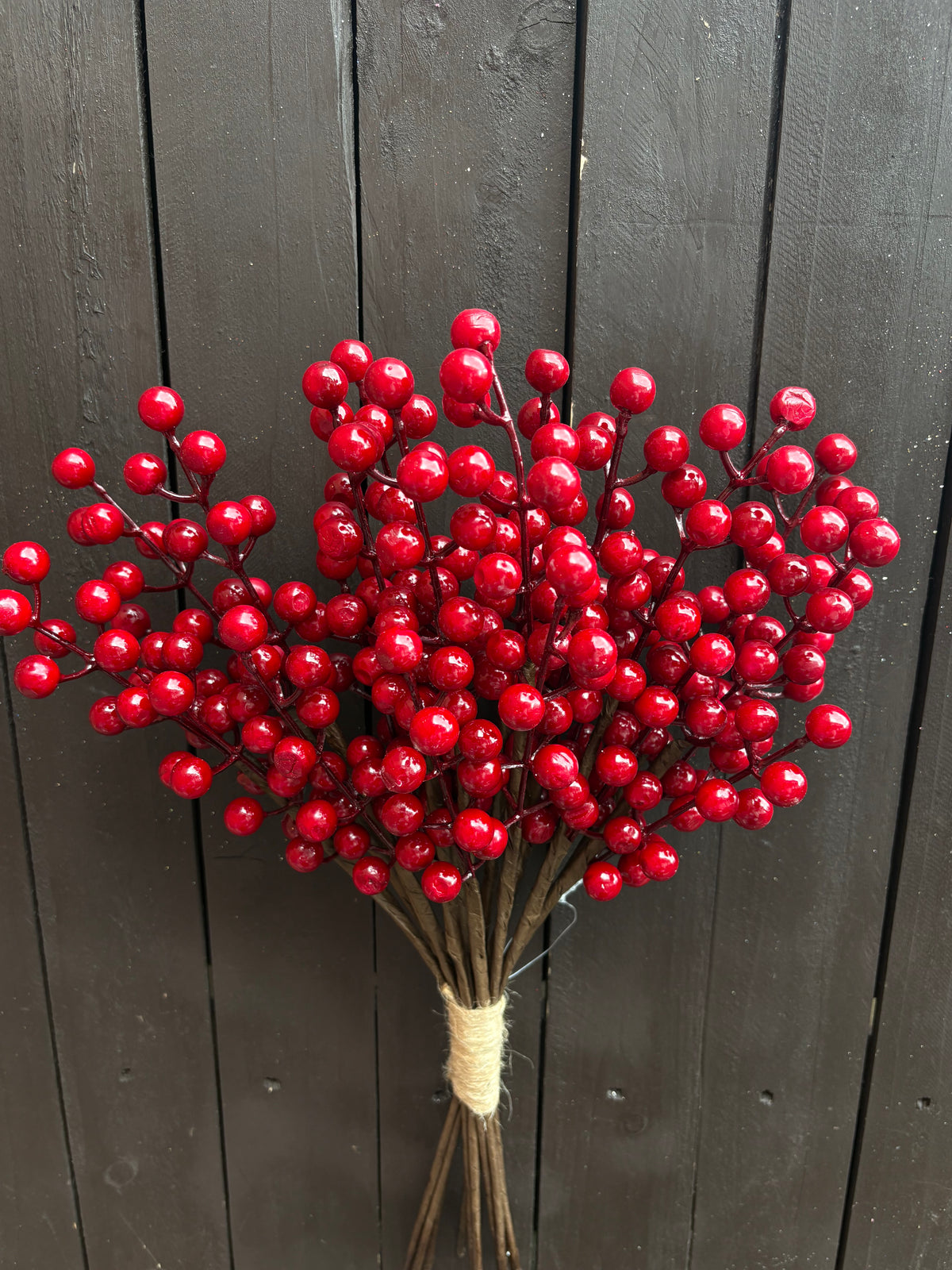 45cm SEASONAL BERRY HANDTIE RED