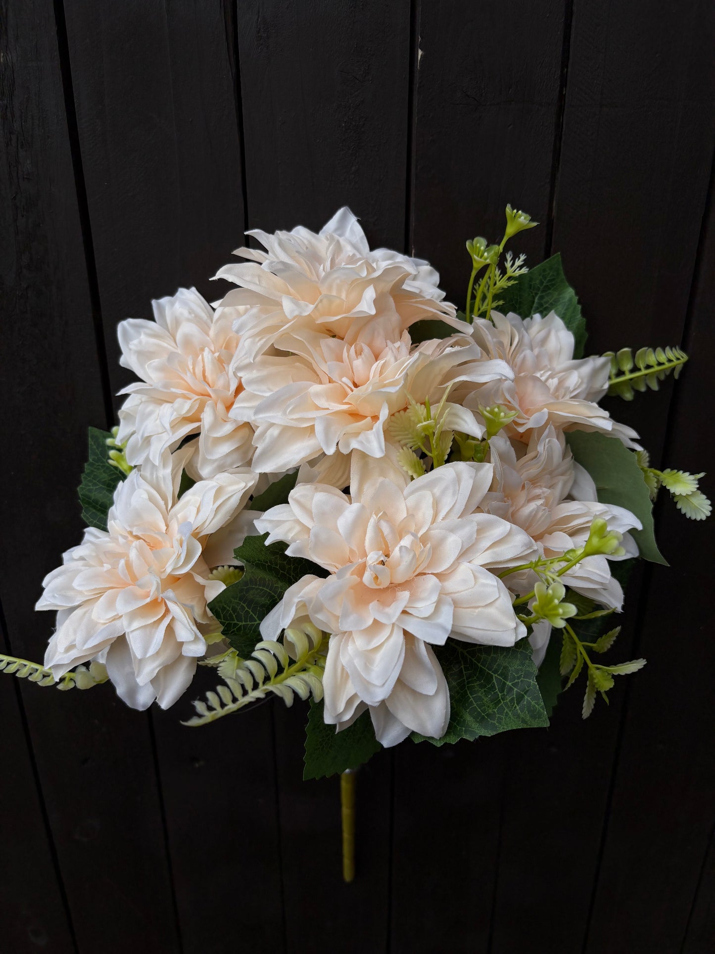 7 HEAD DAHLIA BUNCH APRICOT