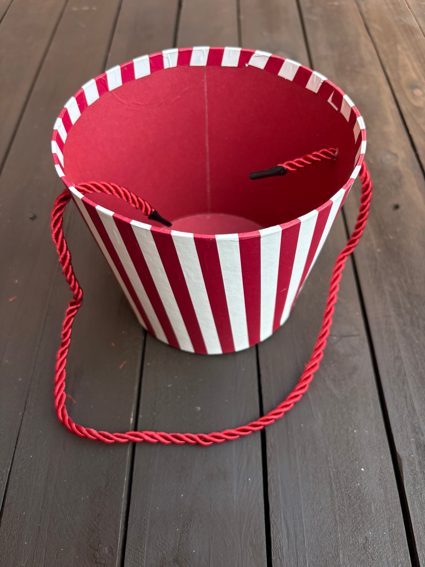 14cm ROUND FLORAL POT - STRIPED RED/WHITE
