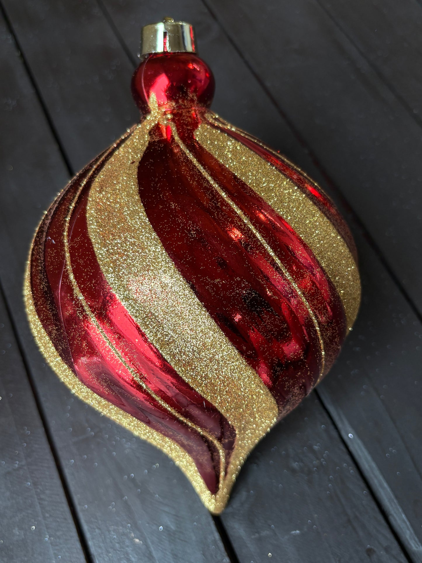 15cm TEARDROP BAUBLE RED/GOLD