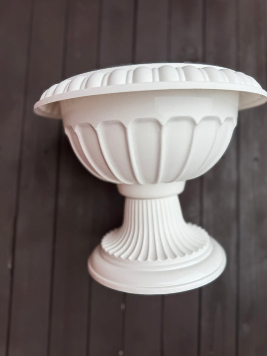 26cm PLASTIC URN PLANTER