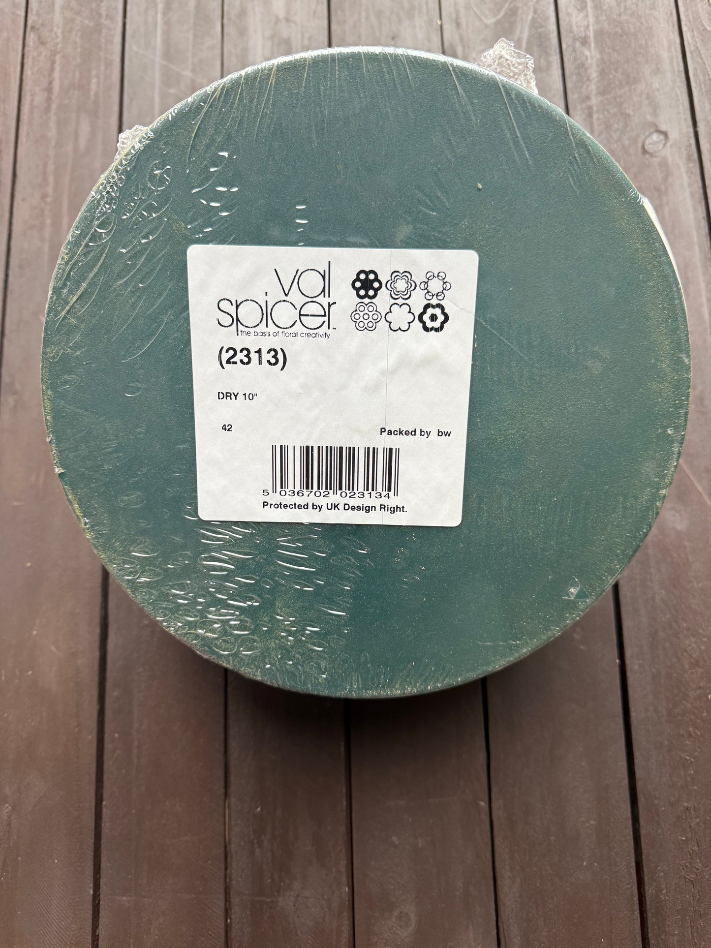 DRY 10" OASIS DOME WITH PLASTIC TRAY