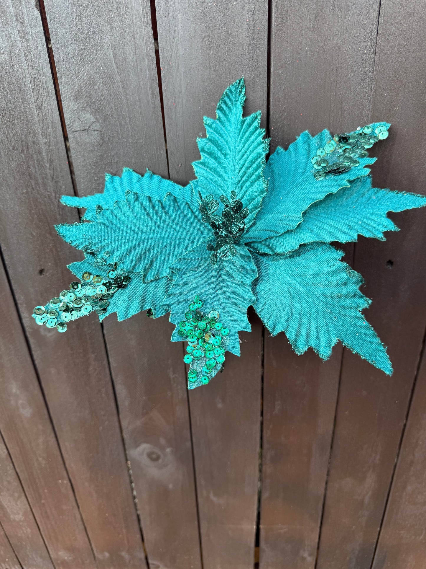 27cm POINSETTIA PICK DK GREEN