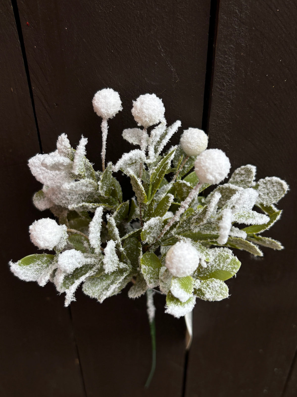 25cm FROSTED FOLIAGE WHITE BERRY BUNCH