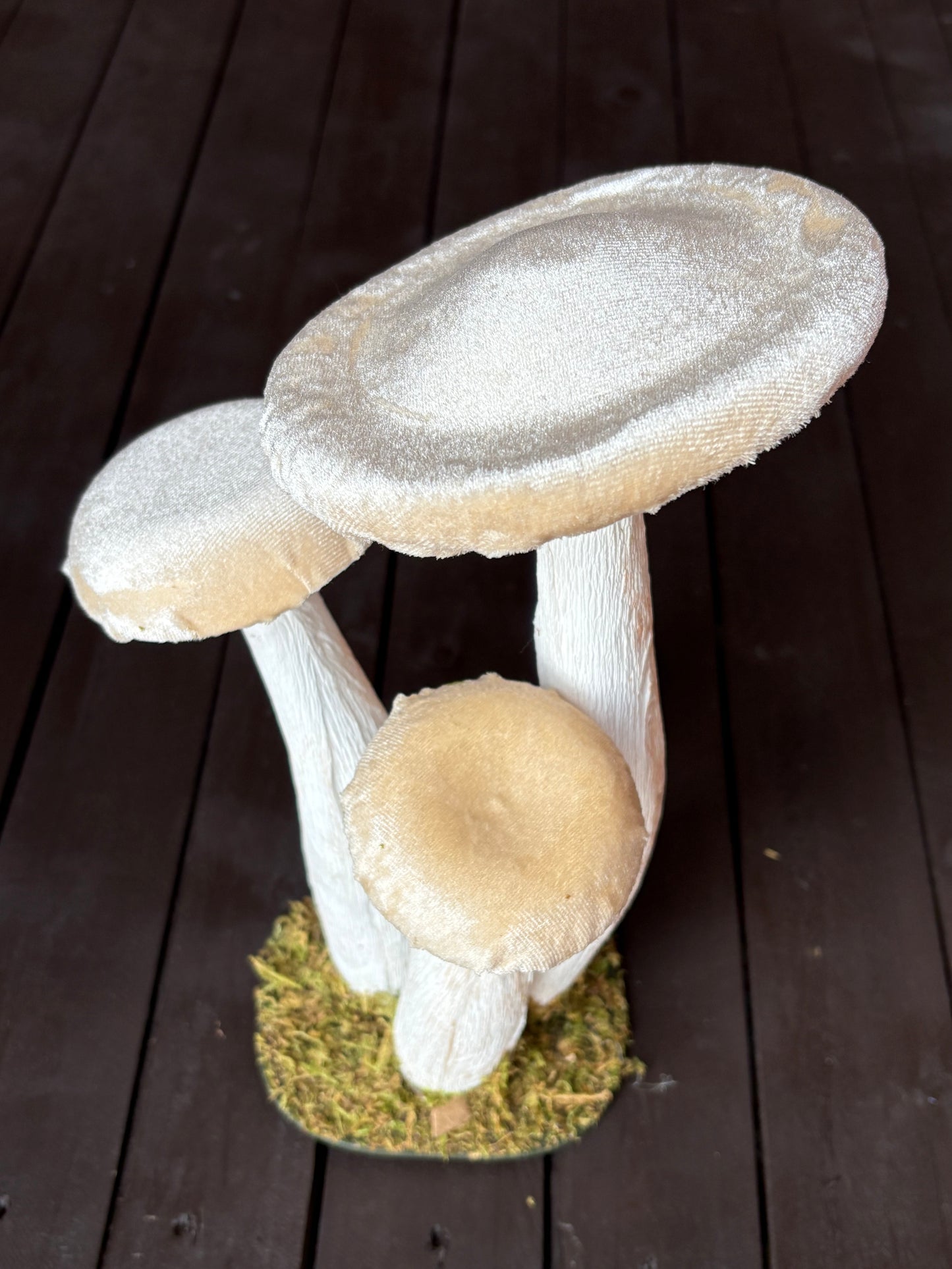 30cm VELVET STANDING MUSHROOM TRIO IVORY