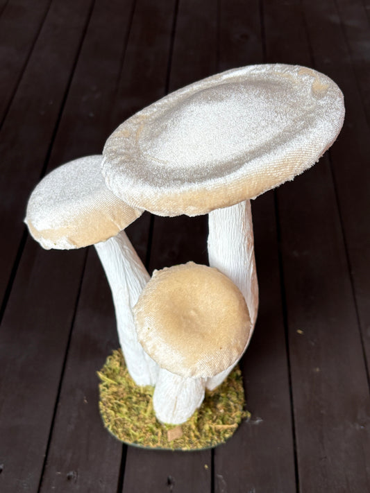 30cm VELVET STANDING MUSHROOM TRIO IVORY