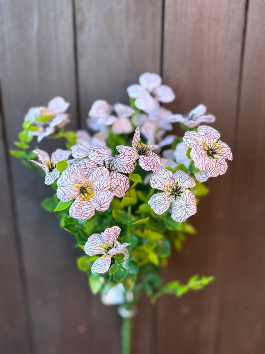 PRETTY PANSY BUNCH WHITE