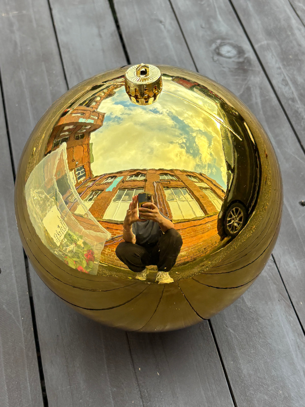 20cm CHRISTMAS BAUBLE SHINY GOLD