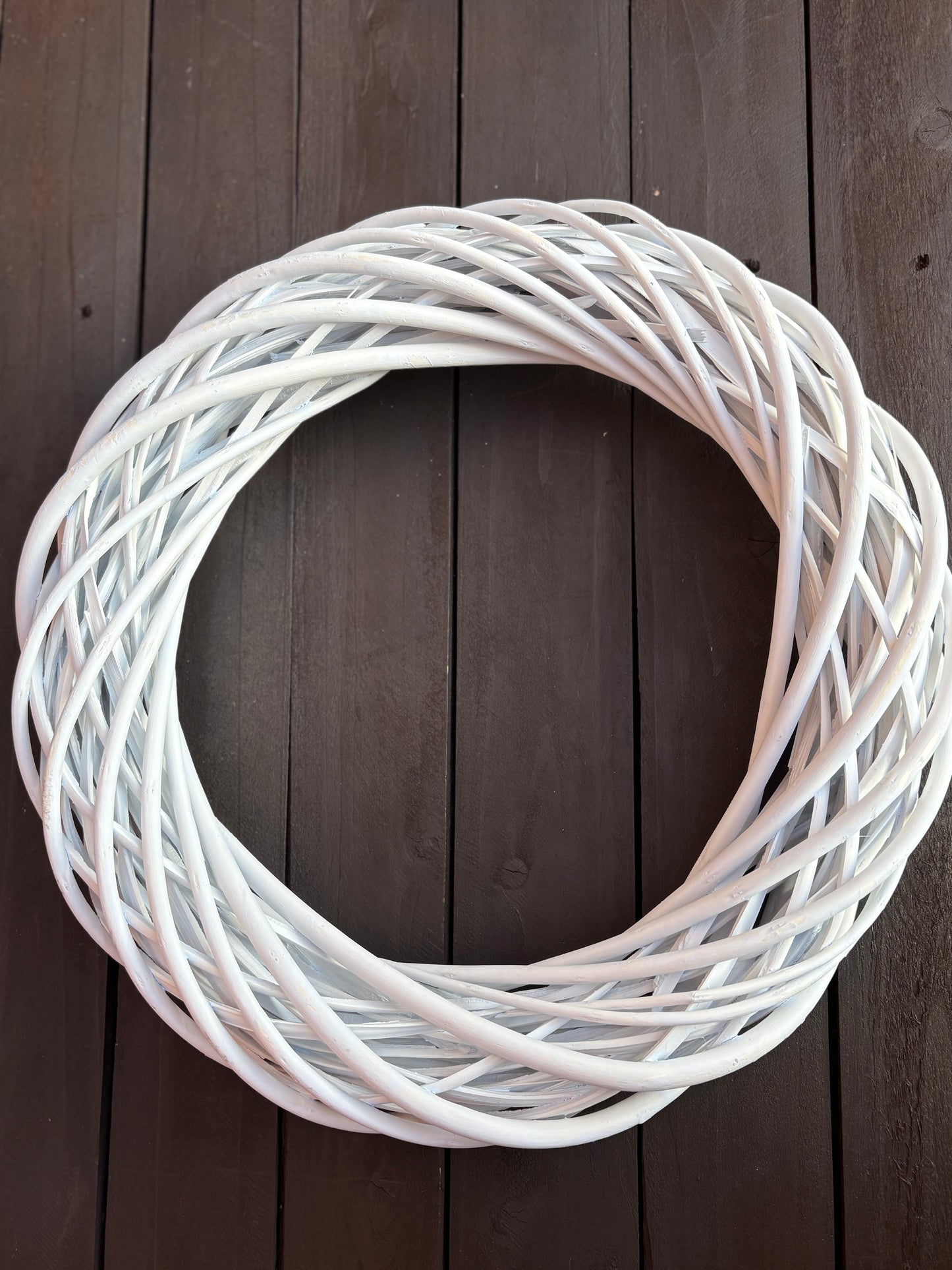 35cm WICKER WREATH BASE WHITE