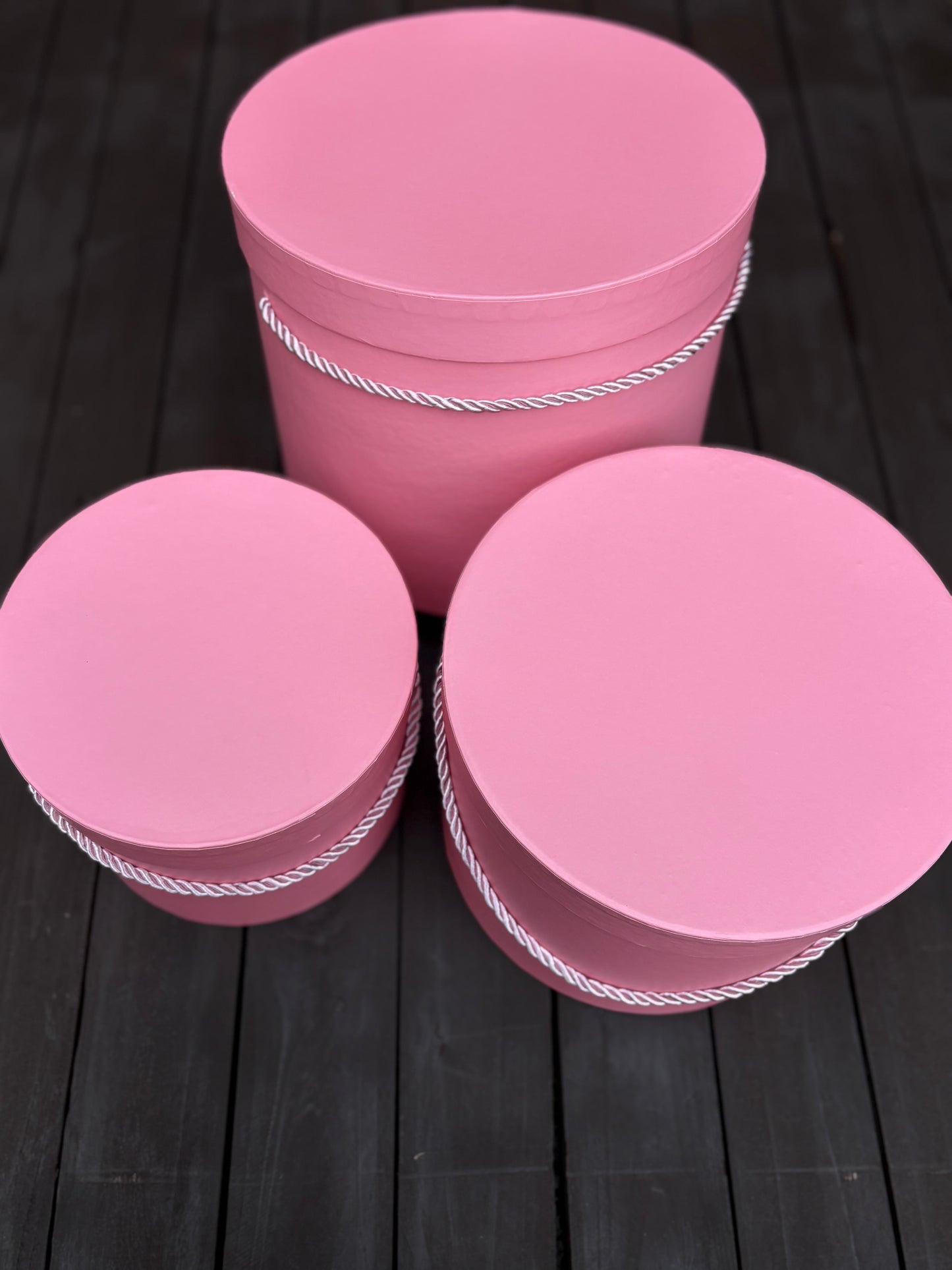 SET OF 3 19cm ROUND HAT BOXES WITH ROPE DUSTY PINK