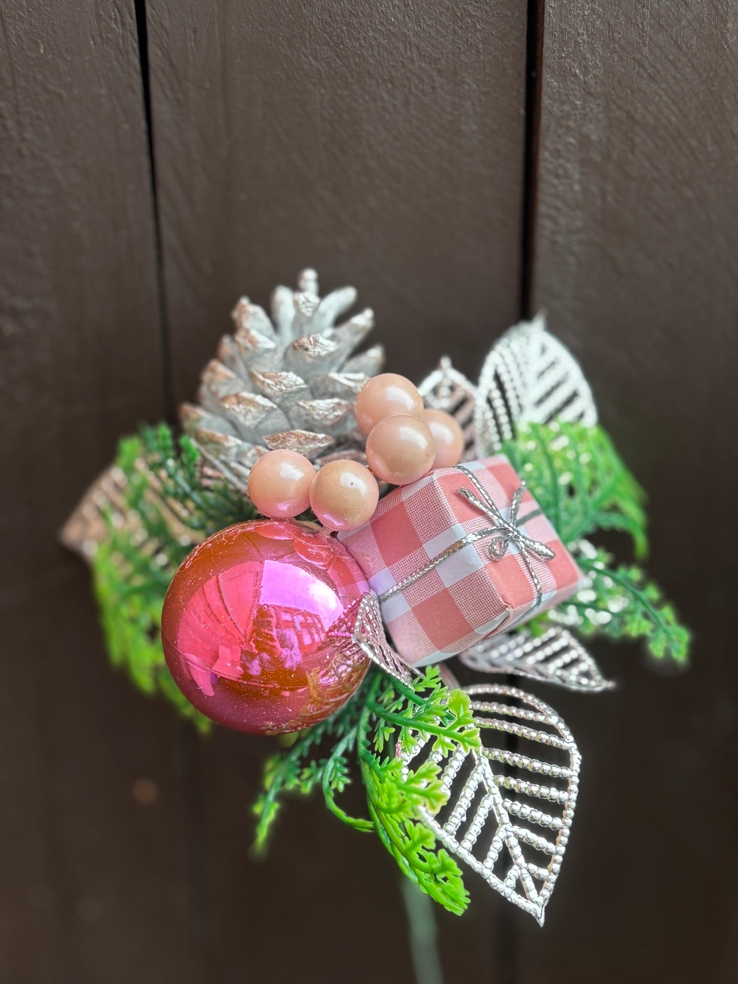 BAUBLE BERRIES CONE AND PARCEL CHRISTMAS PICK PINK