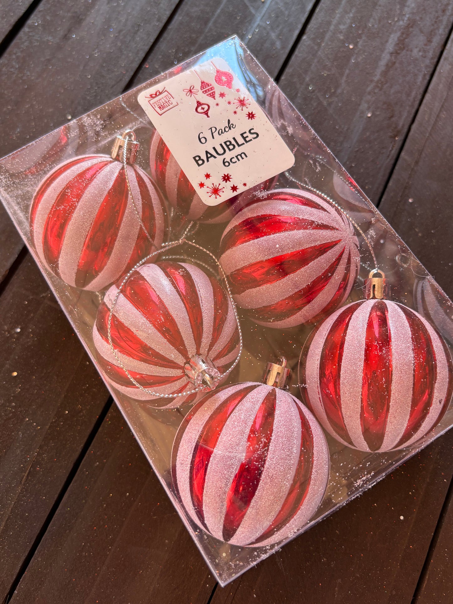 PK6 60mm RIBBED BAUBLES RED/WHITE