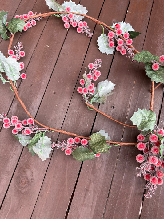 145cm FROSTED BERRY GARLAND