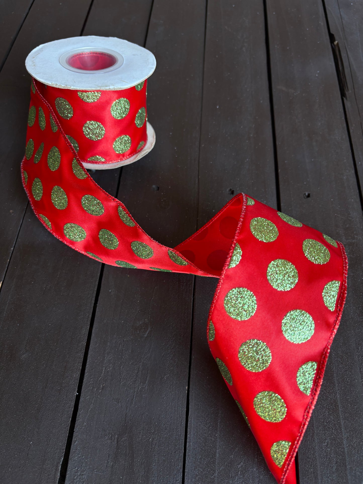 SATIN RED/GREEN SPOTTED RIBBON 63mm x 10yrds