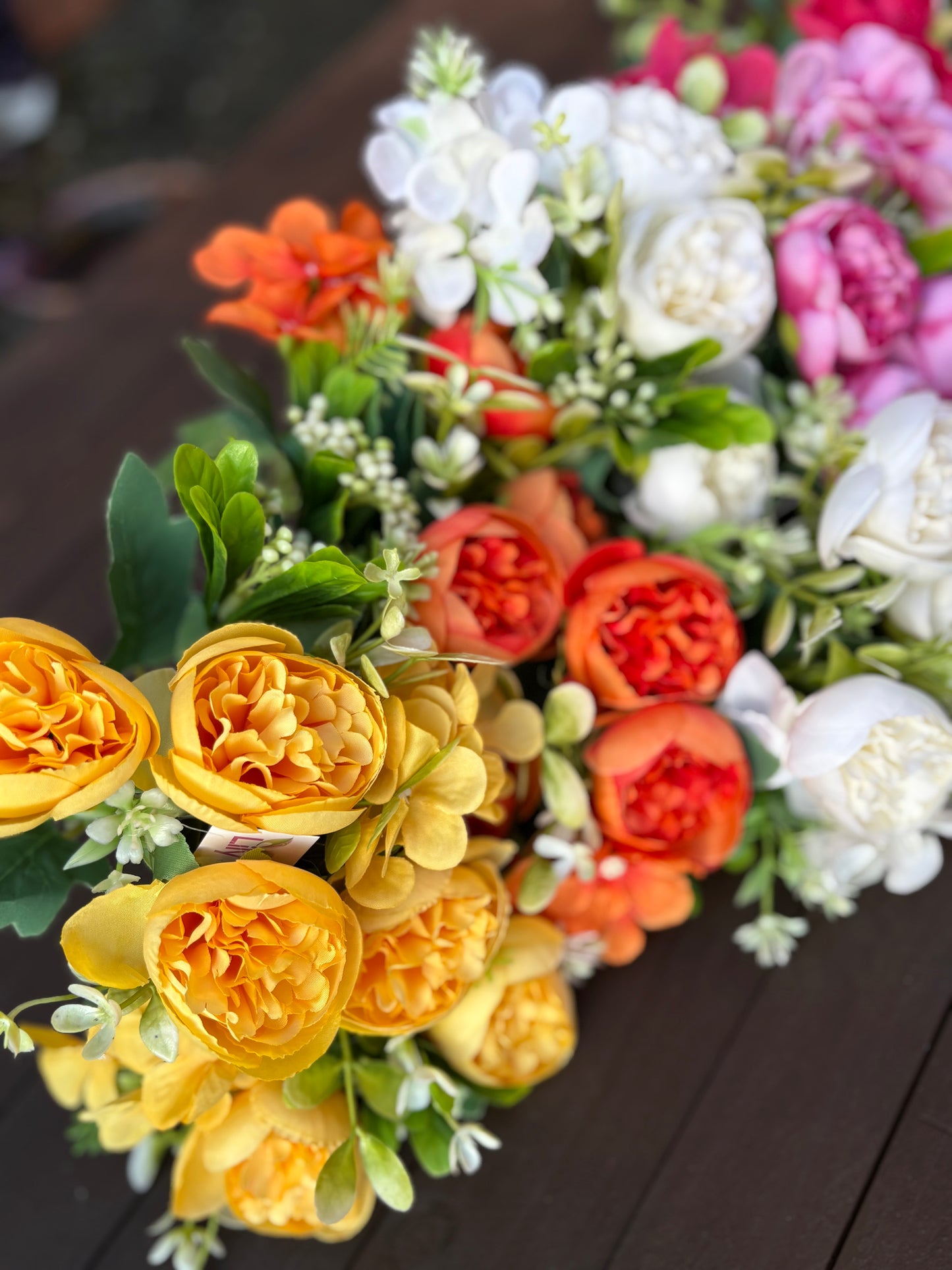 27cm ASSORTED RANUNCULUS HYDRANGEA & BERRY BUSH BUNDLE x12pcs