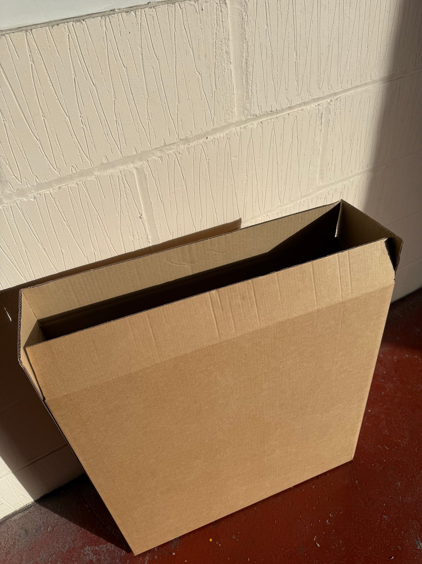 PACK 10 DOUBLE WALL WREATH BOXES 630mm x 640mm x 180mm (UK MAINLAND ONLY)