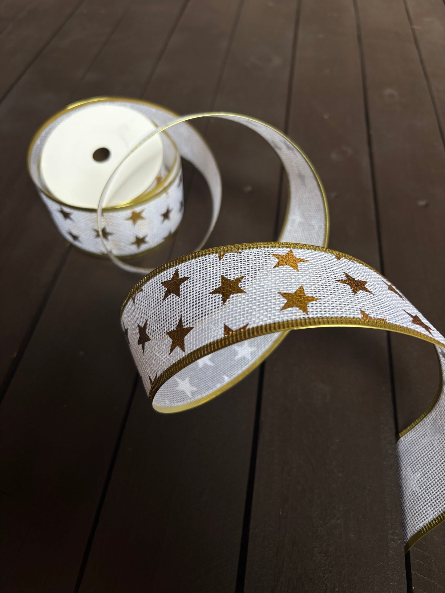 50mm HESSIAN WOVEN EDGE STARS RIBBON WHITE/GOLD
