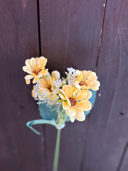 LONG STEM DAISY SPRIG YELLOW