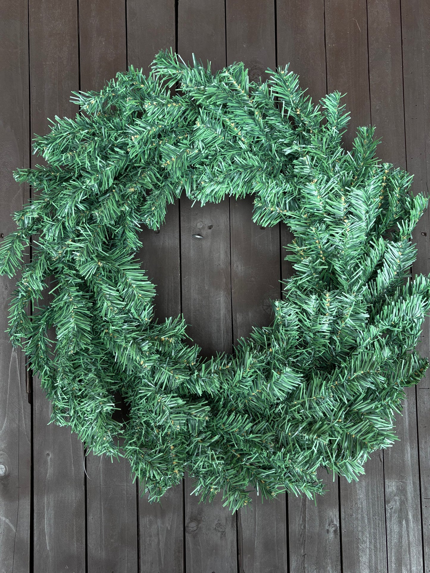 60cm DELUXE SPRUCE WREATH BASE (150 TIPS)