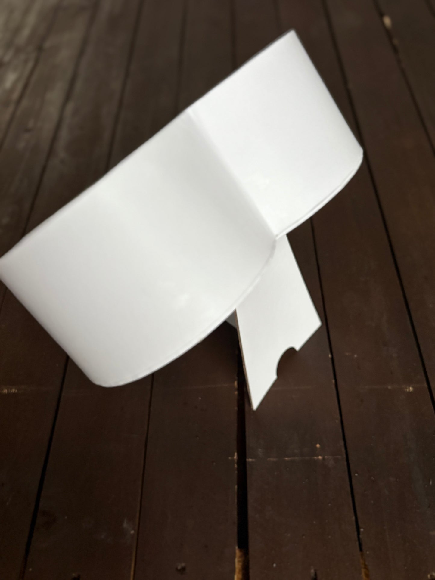 24.5cm HEART FLOWER BOX WITH STAND WHITE