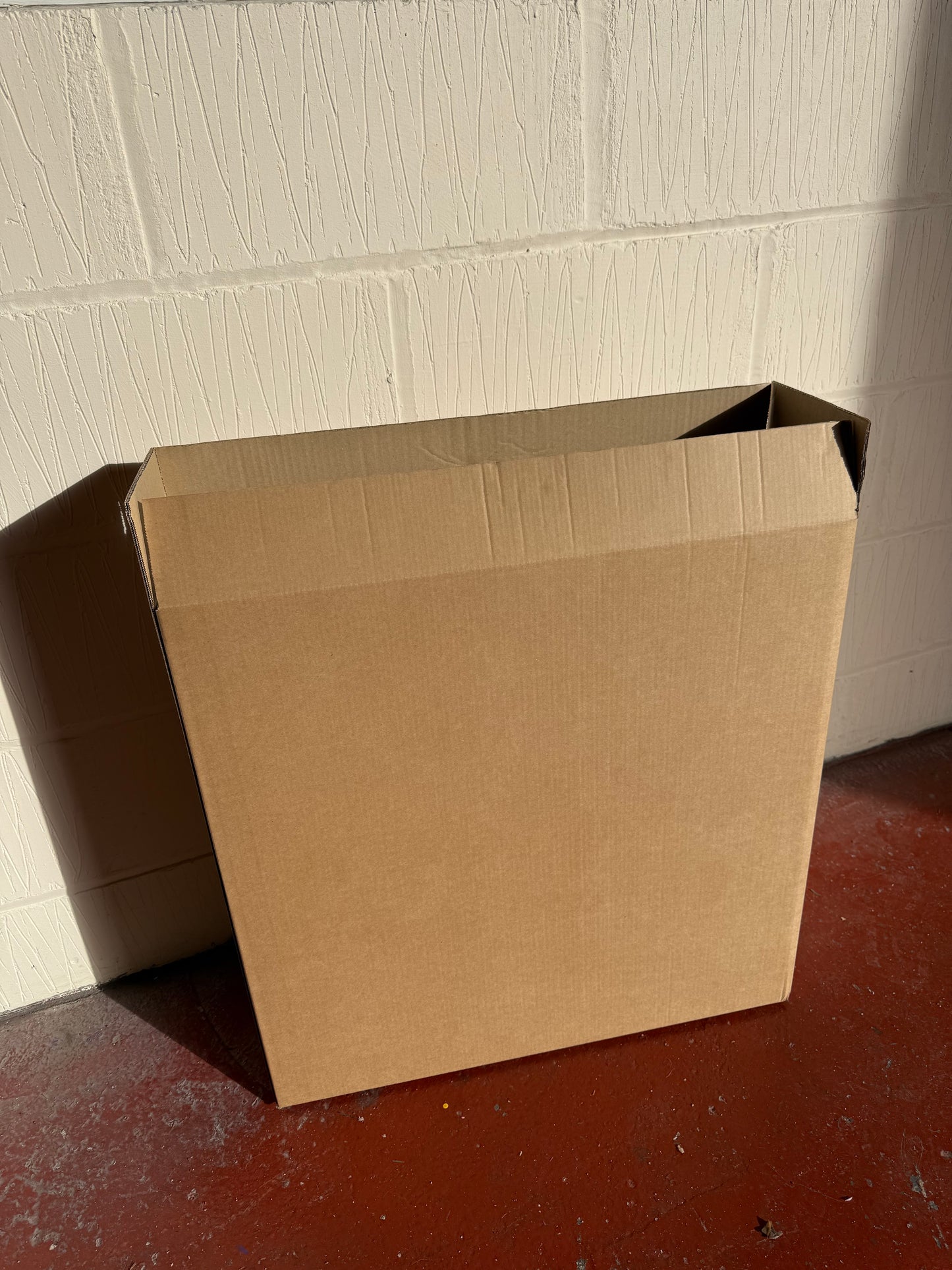 PACK 10 DOUBLE WALL WREATH BOXES 630mm x 640mm x 180mm (UK MAINLAND ONLY)