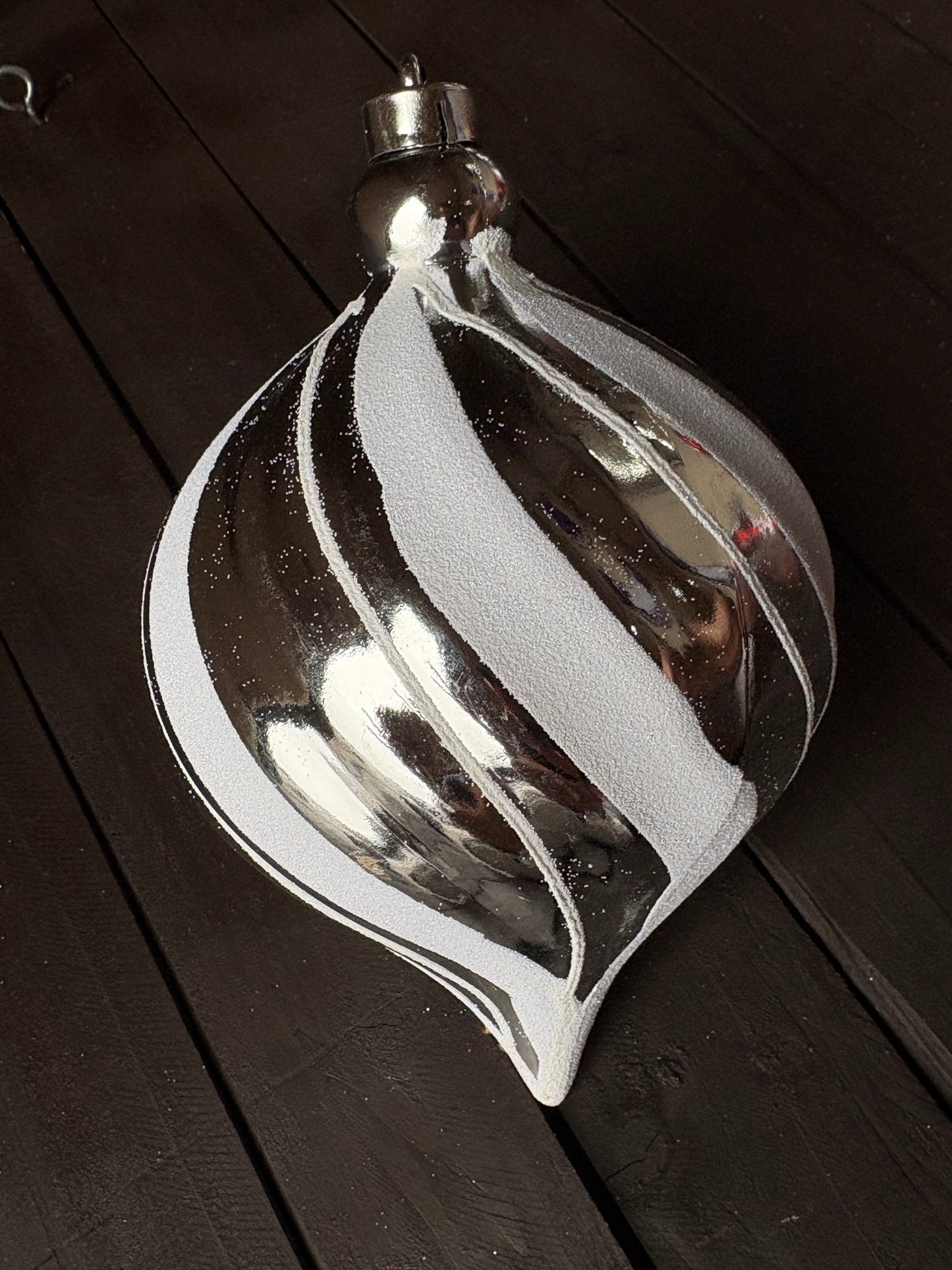15cm TEARDROP BAUBLE SILVER