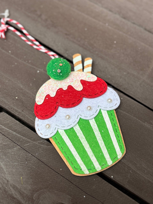 11cm WOODEN FELT CUPCAKE GREEN MIX