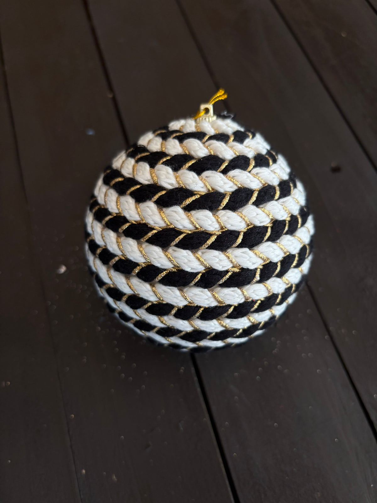 10cm ROPE BAUBLE BLACK/WHITE/GOLD