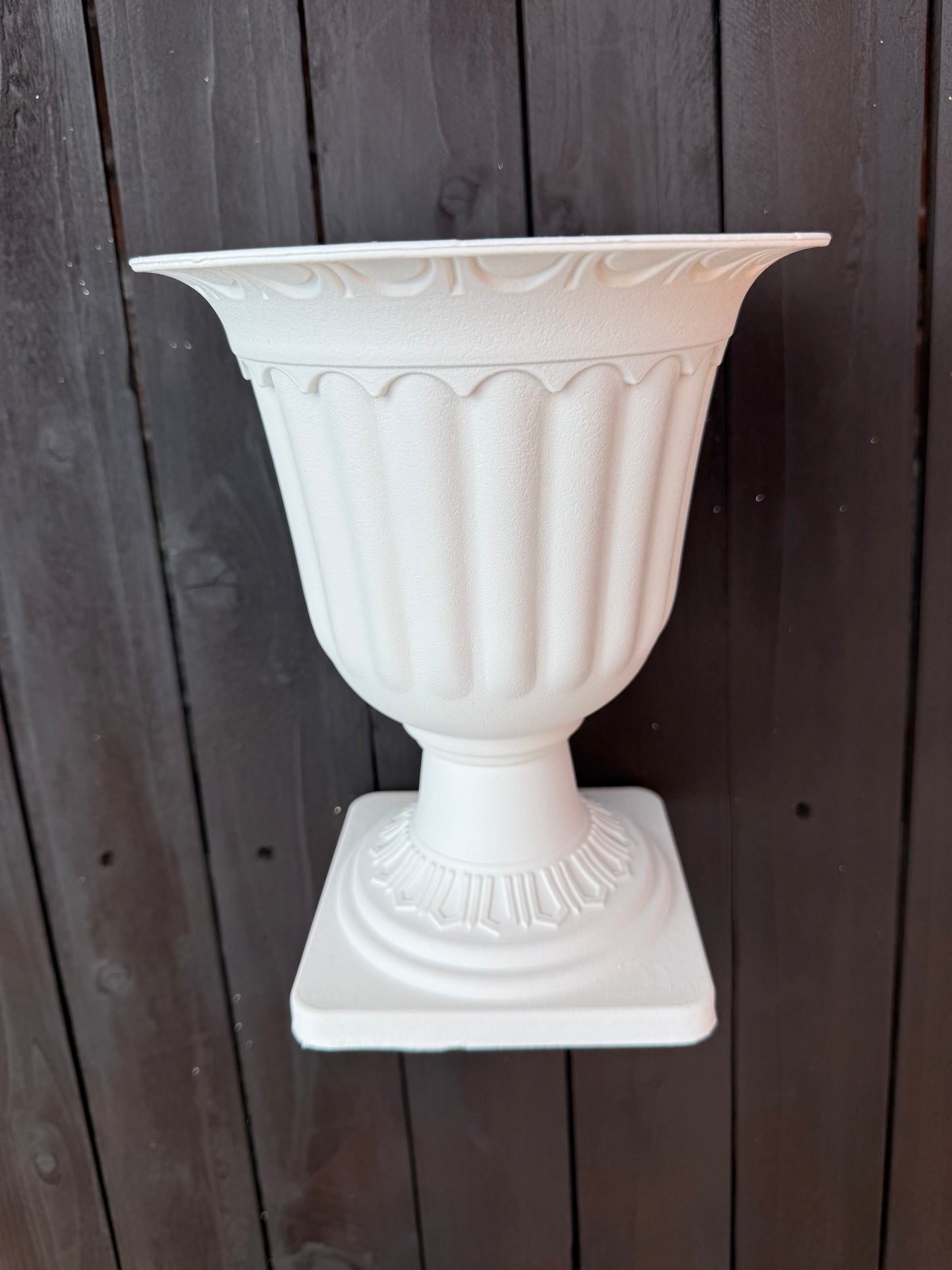 22cm PLASTIC SMALL FLOWER PLANTER IVORY