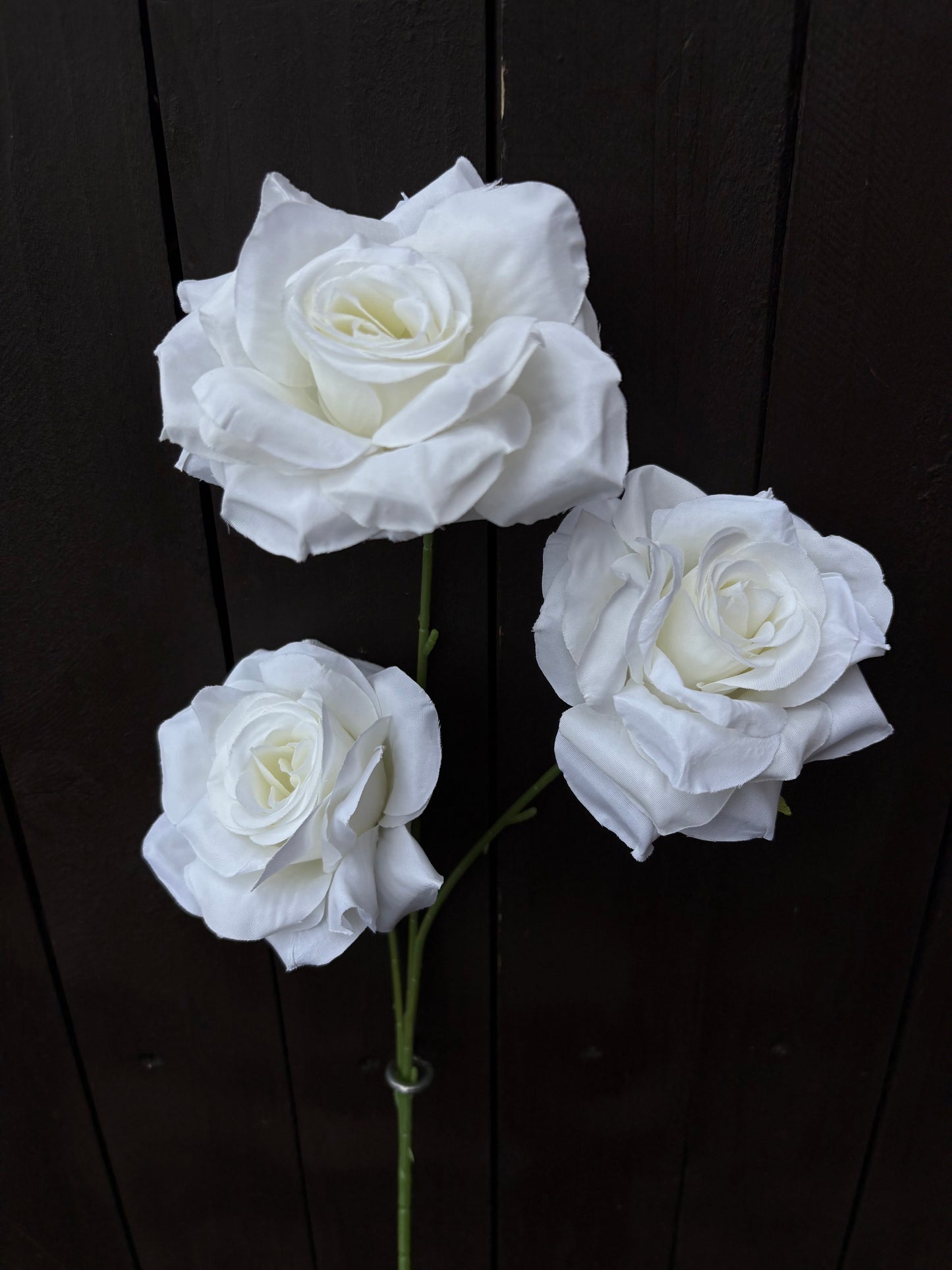 TRIPLE DIAMOND ROSE BUNCH IVORY