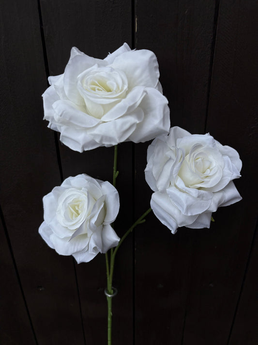 TRIPLE DIAMOND ROSE BUNCH IVORY