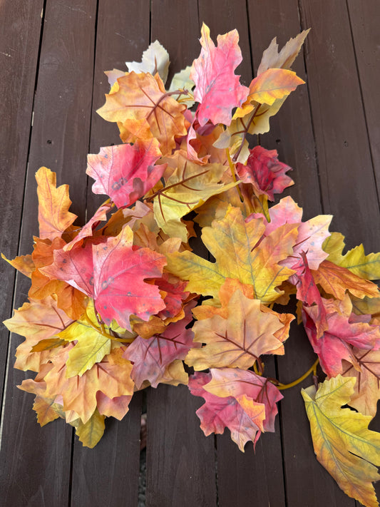 170cm DELUXE AUTUMN PRINTED MAPLE LEAF GARLAND RED