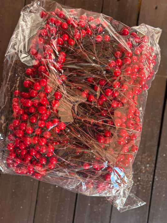 BAG OF BERRY PICKS (100pcs) RED