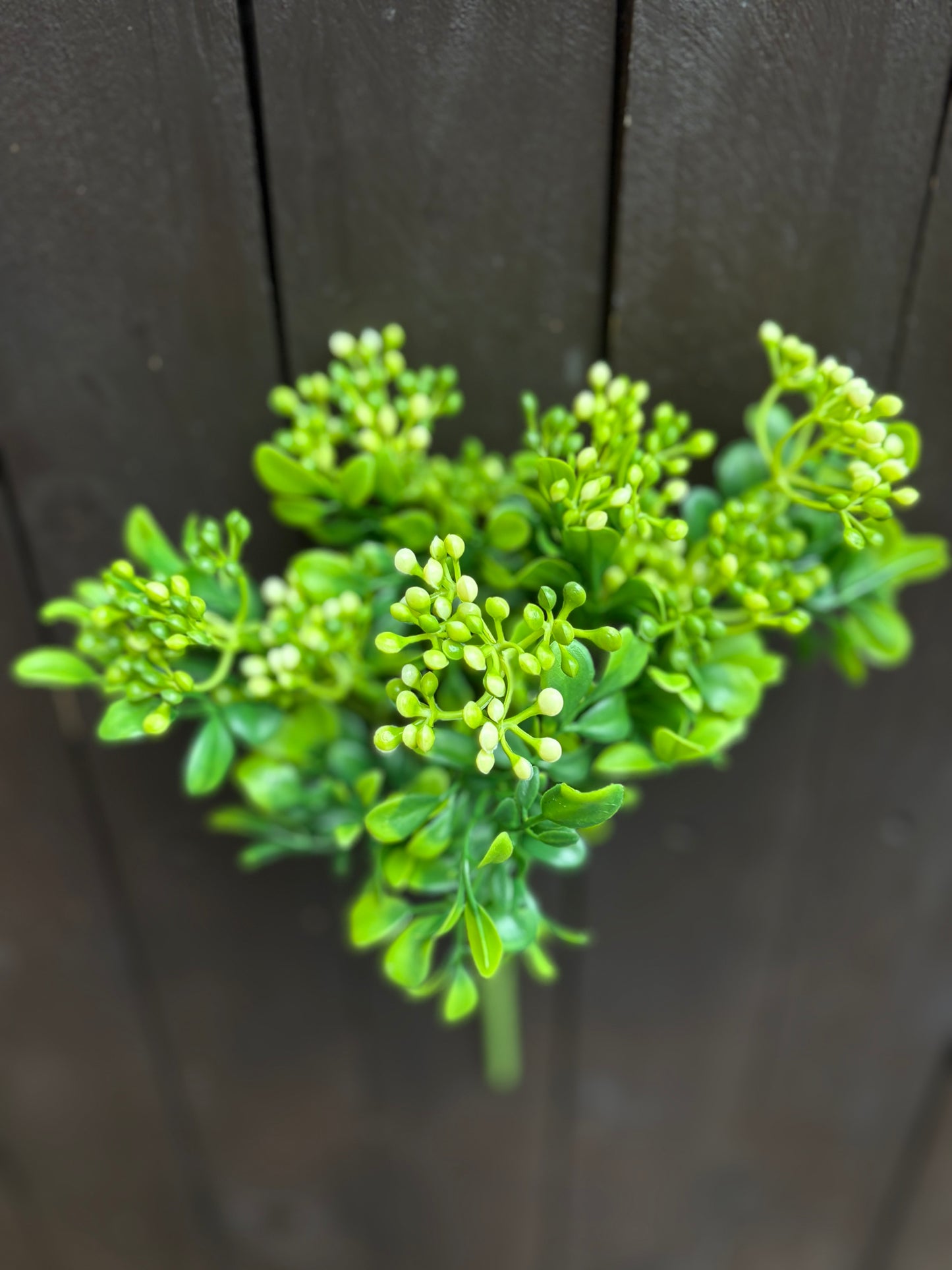 31cm PLASTIC BERRY FOLIAGE BUSH GREEN