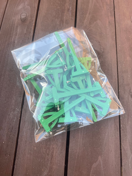 BUTTON HOLE CLIPS