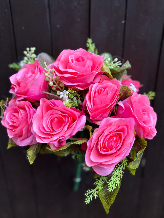 10 HEAD DELUXE ROSE BUNCH HOT PINK