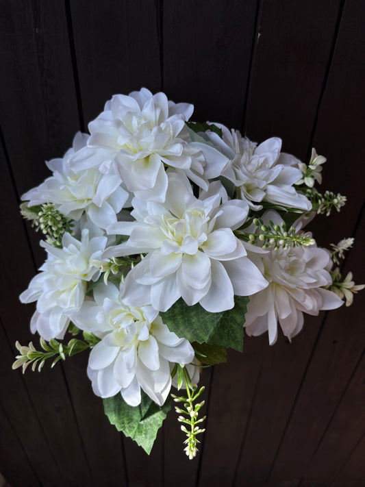 42cm DAHLIA BUSH IVORY