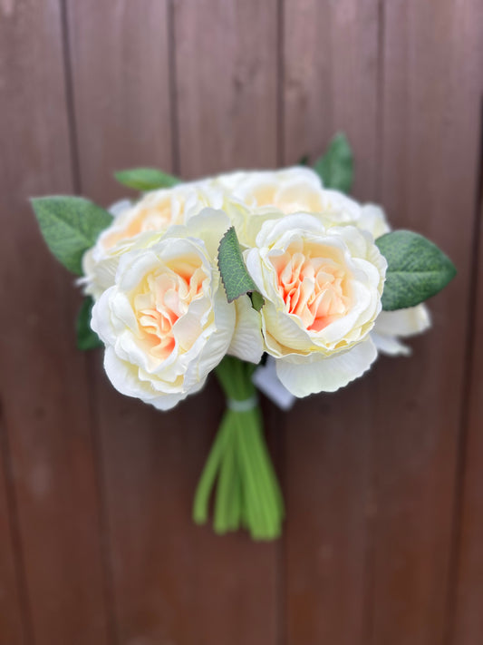 27cm CABBAGE ROSE BUNDLE IVORY/LIGHT PINK CENTRE (7 STEMS)