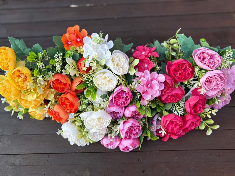 27cm ASSORTED RANUNCULUS HYDRANGEA & BERRY BUSH BUNDLE x 12pcs