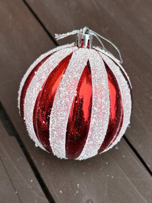 8cm SNOW STRIPE BAUBLE RED/WHITE